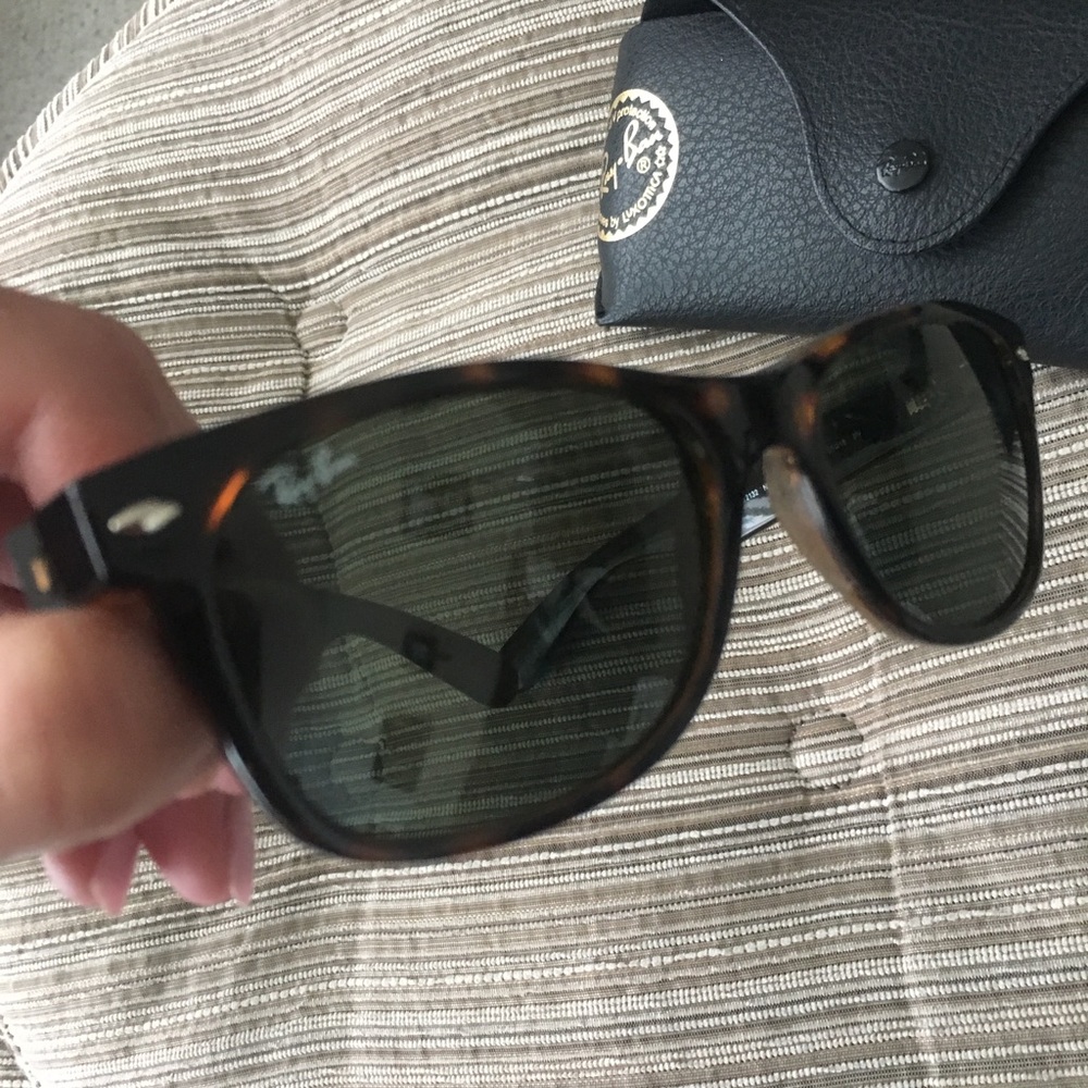 Ray ban wayfarer tortoise